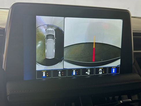 Used 2022 Chevrolet Tahoe RST w/ Sport Performance Package image 16