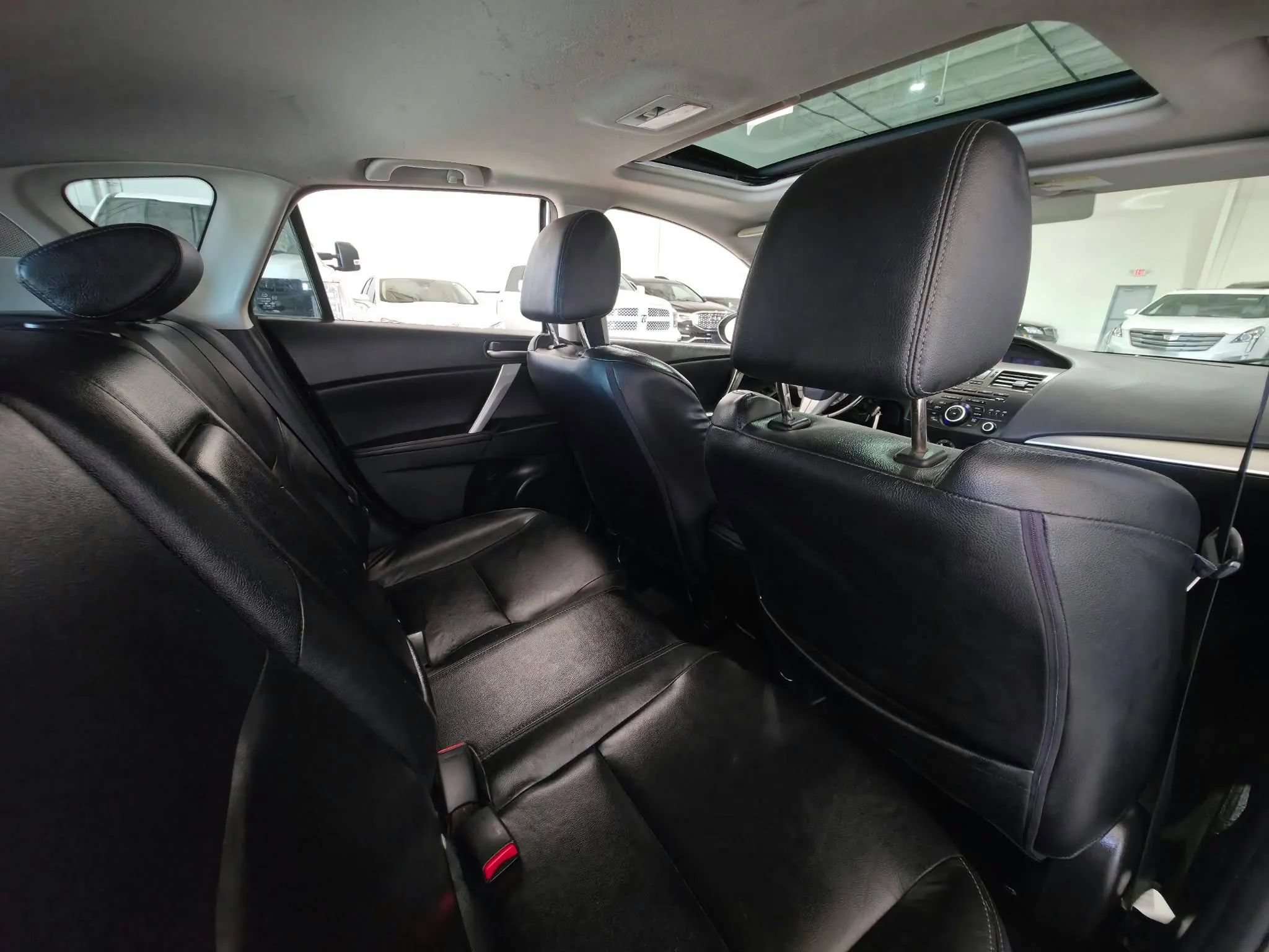 Used 2012 MAZDA MAZDA3 i Grand Touring w/ Tech Pkg FWD image 13