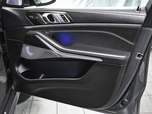 Used 2024 BMW X5 M60i image 19