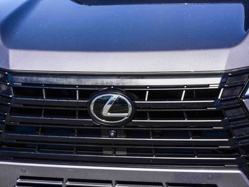 Used 2024 Lexus GX 550 w/ Accessory Package (31) AWD/4WD image 13