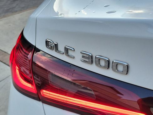 Used 2024 Mercedes-Benz GLC 300 4MATIC image 7