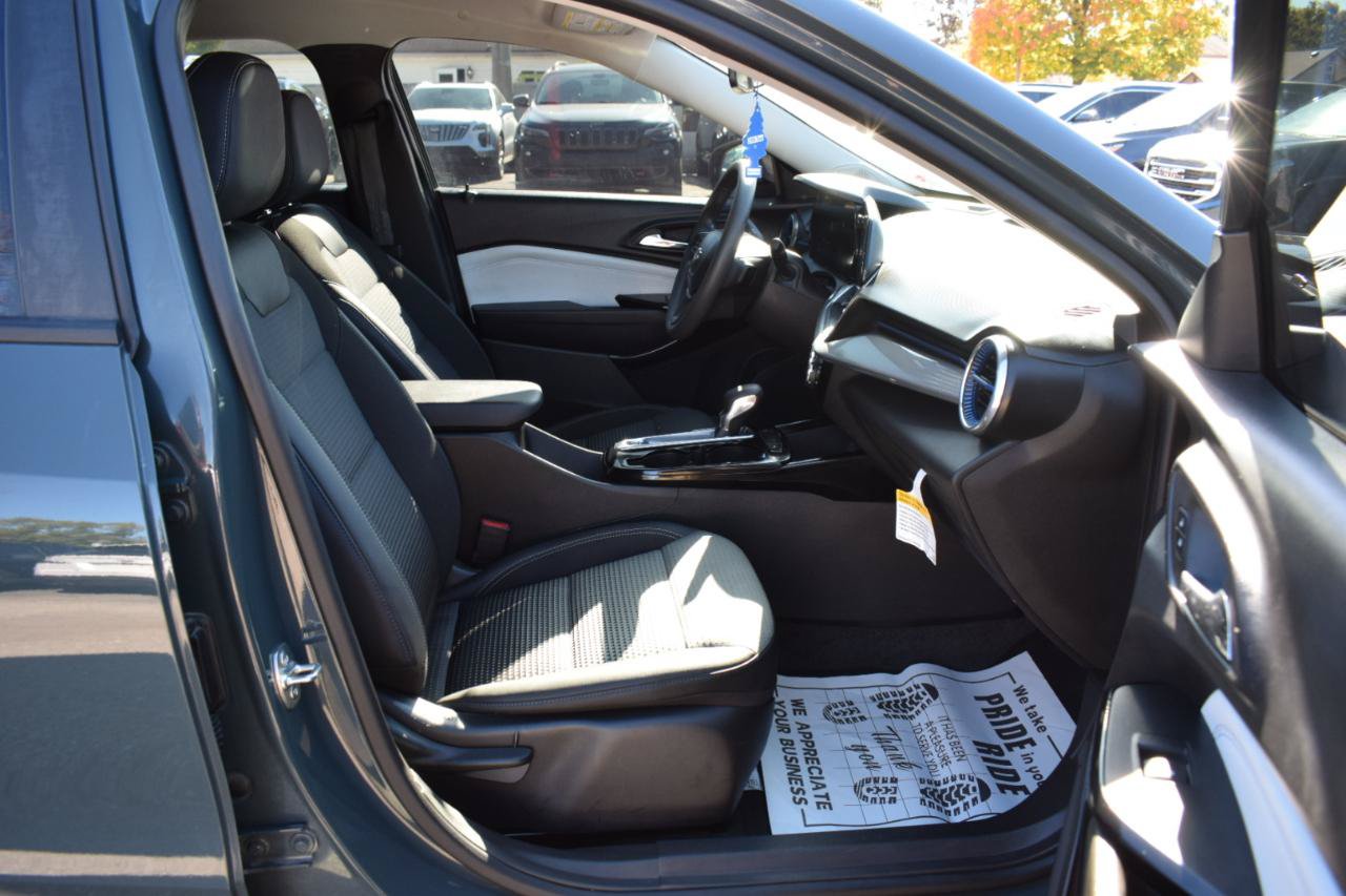 Used 2026 Chevrolet Trax LT FWD image 30
