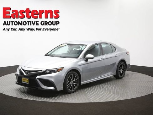 Used 2021 Toyota Camry SE w/ Carpet Mat Package (TMS) FWD image 55