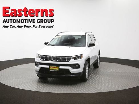 Used 2022 Jeep Compass Latitude w/ Convenience Group AWD/4WD image 53