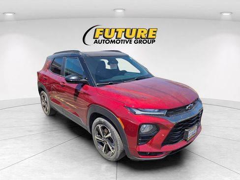 Used 2023 Chevrolet TrailBlazer RS w/ Sun and Liftgate Package FWD image 1
