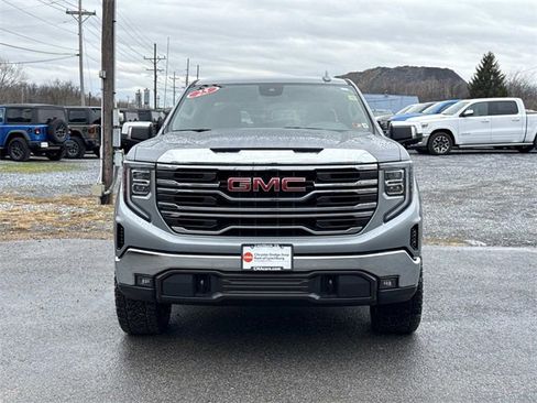 Used 2025 GMC Sierra 1500 SLT image 28