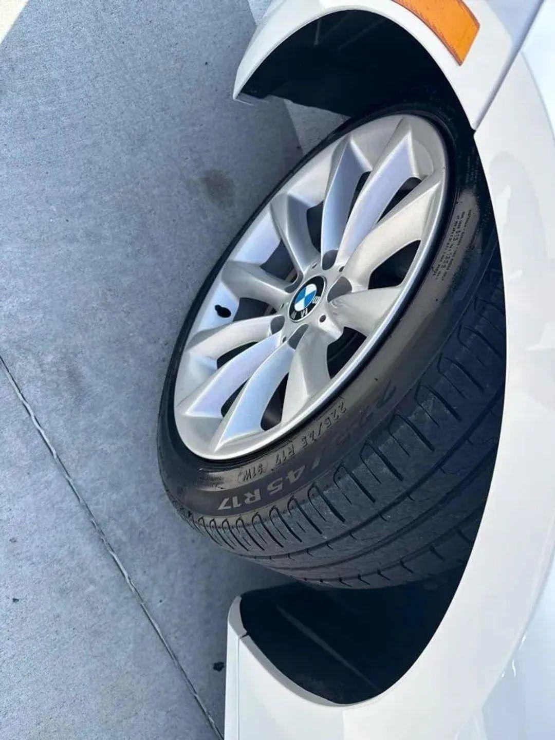 Used 2013 BMW 328i xDrive Coupe AWD/4WD image 2