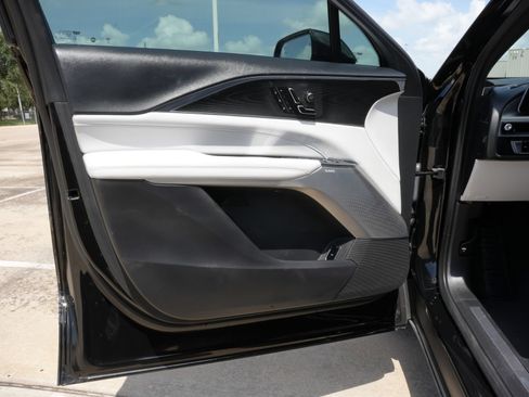 Certified 2024 Cadillac Lyriq Luxury RWD image 18