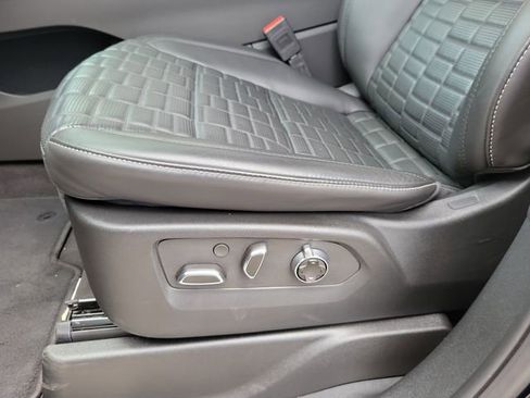 Used 2025 Cadillac Escalade Sport Platinum image 19