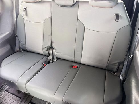 Used 2022 Toyota Sienna XSE FWD image 30
