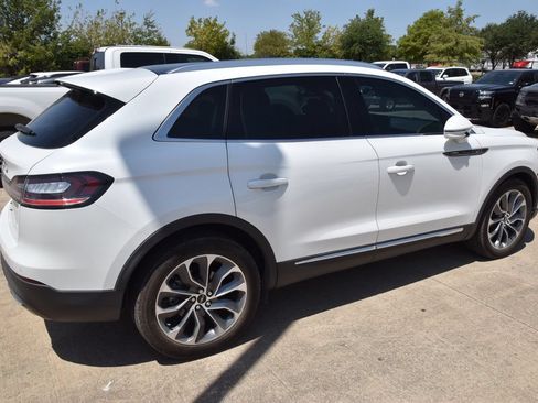 Used 2022 Lincoln Nautilus Reserve FWD image 5