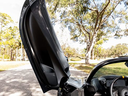 Used 2021 McLaren Elva RWD image 75