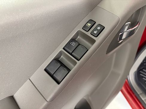 Used 2014 Nissan Frontier SV image 13