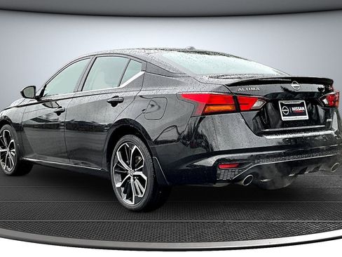 Used 2023 Nissan Altima 2.5 SR w/ SR Premium Package AWD/4WD image 4
