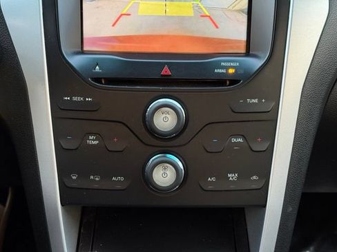 Used 2015 Ford Explorer XLT w/ Equipment Group 202B AWD/4WD image 14
