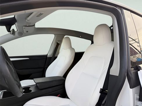 Used 2023 Tesla Model Y Long Range image 16