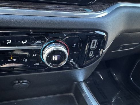 Certified 2022 GMC Sierra 1500 Elevation w/ Elevation Premium Package image 17