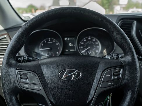 Used 2018 Hyundai Santa Fe Sport FWD image 15