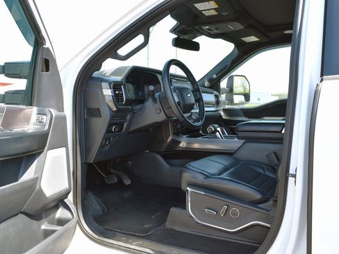 Used 2024 Ford F150 Platinum w/ Equipment Group 702A High image 34