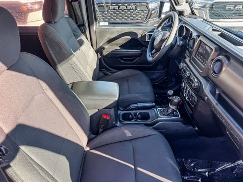 Used 2023 Jeep Wrangler Willys image 14