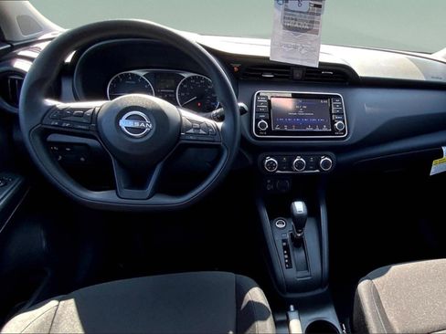 New 2025 Nissan Kicks Play S FWD image 6