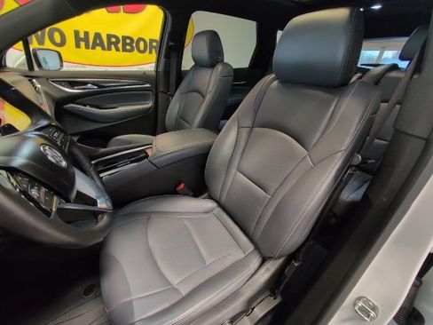 Used 2023 Buick Enclave Essence image 11