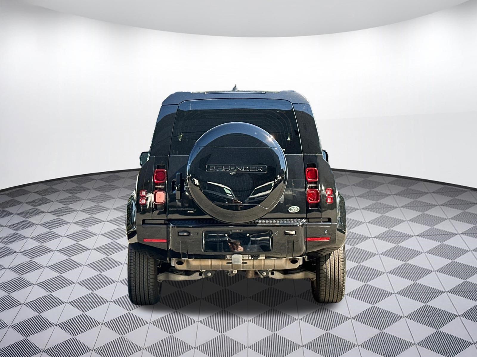 Used 2023 Land Rover Defender 90 X-Dynamic SE AWD/4WD image 10