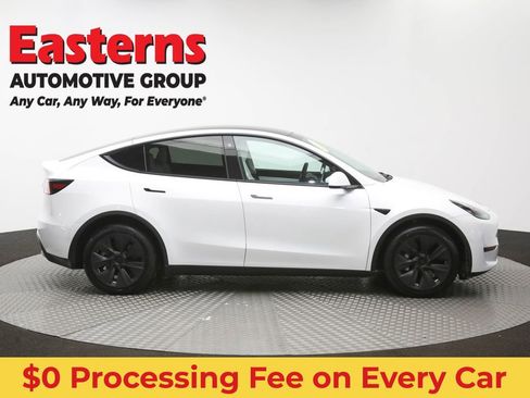 Used 2022 Tesla Model Y Long Range AWD/4WD image 41