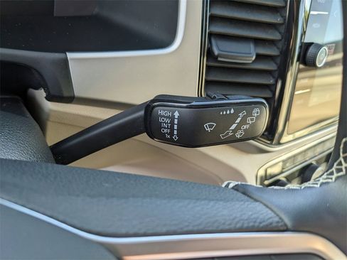 Certified 2022 Volkswagen Atlas SE w/ Panoramic Sunroof Package image 32