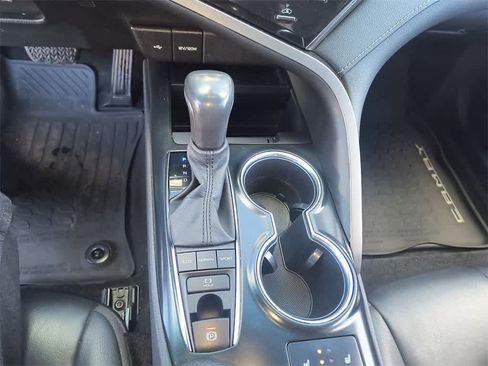 Used 2020 Toyota Camry XSE image 19