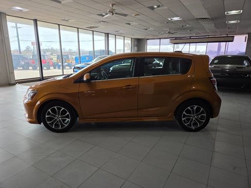 Used 2017 Chevrolet Sonic LT w/ Fun and Sun Package image 4