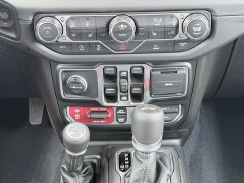 New 2026 Jeep Wrangler Unlimited Rubicon AWD/4WD image 16