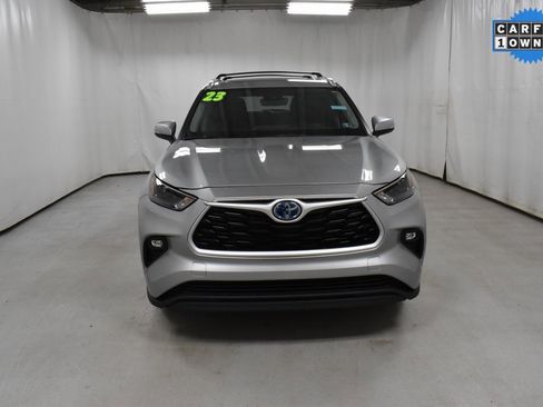 Used 2023 Toyota Highlander XLE image 4