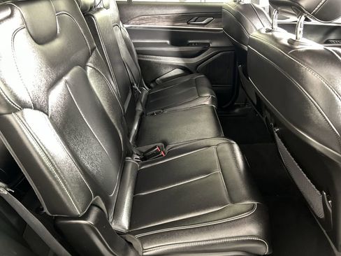 Used 2023 Jeep Grand Cherokee L Limited w/ Trailer Tow Group (B) image 24