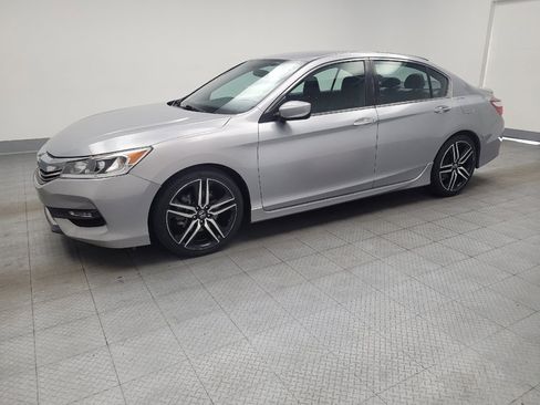 Used 2017 Honda Accord Sport image 2