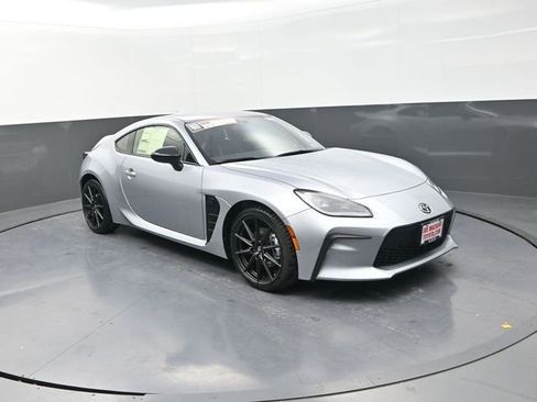 New 2025 Toyota GR86 Premium RWD image 9