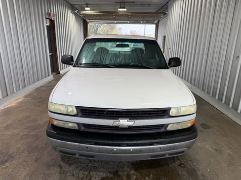 Used 2002 Chevrolet Silverado 1500 LS image 3