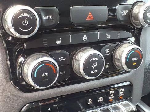 Used 2019 RAM 1500 Big Horn AWD/4WD image 24