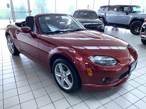 Used 2006 MAZDA MX-5 Miata Touring w/ Appearance Pkg RWD image 5