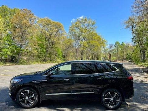 Used 2021 Buick Enclave Essence w/ Sun And Navigation Package AWD/4WD image 9