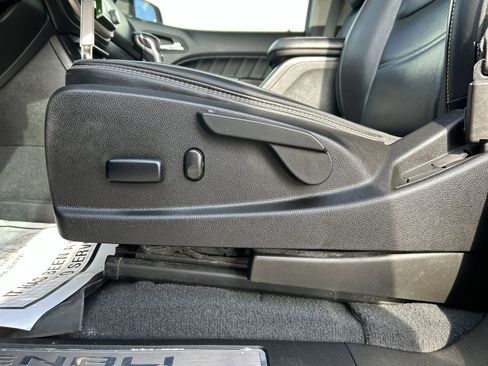 Used 2022 GMC Canyon Denali w/ Denali Black Edition Package image 12