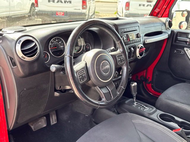 Used 2018 Jeep Wrangler Unlimited Sahara w/ Connectivity Group AWD/4WD image 20