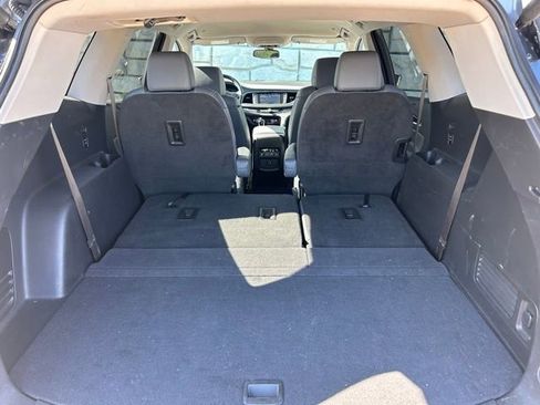 Used 2020 Buick Enclave Essence FWD image 11