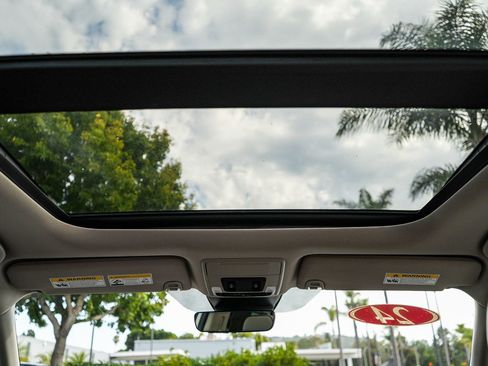 Used 2024 Honda Pilot Elite image 15