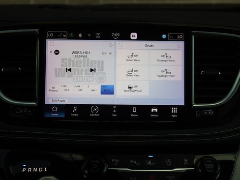 Used 2022 Chrysler Pacifica Limited FWD image 40