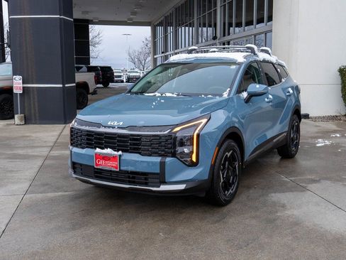 New 2026 Kia Sportage EX AWD/4WD image 3