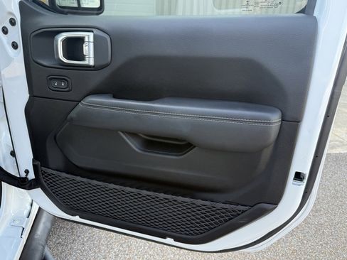 Used 2020 Jeep Gladiator Rubicon w/ Dual Top Group image 45