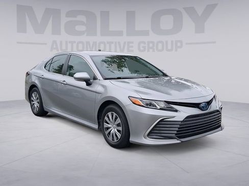Used 2022 Toyota Camry LE FWD image 7
