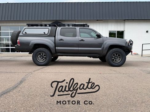 Used 2014 Toyota Tacoma 4x4 Double Cab w/ TRD Off-Road Package image 1
