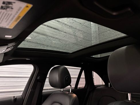 Used 2019 Mercedes-Benz GLC 300 4MATIC image 22